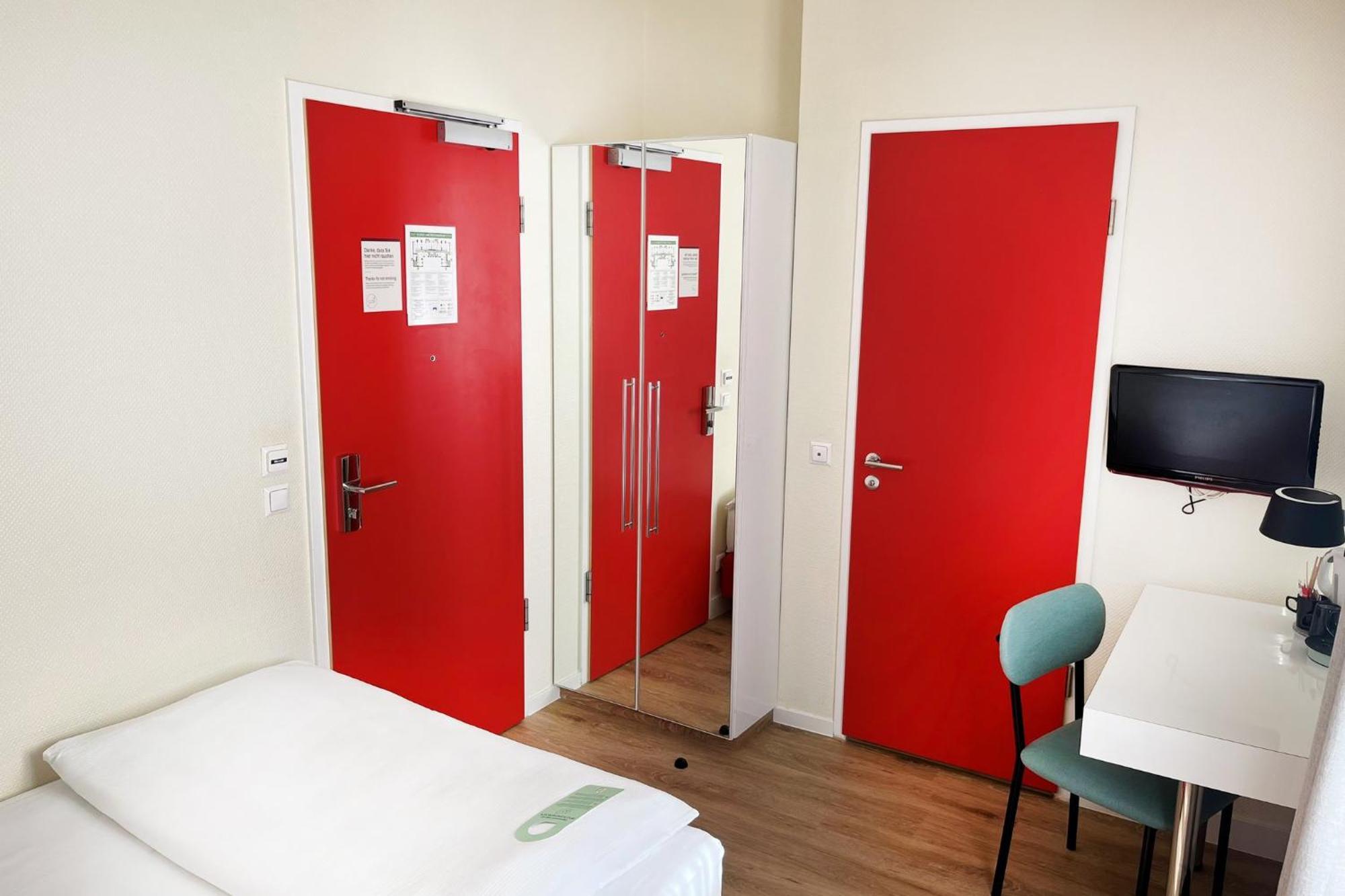 Garner Hotel Berlin - Checkpoint Charlie By Ihg Bagian luar foto